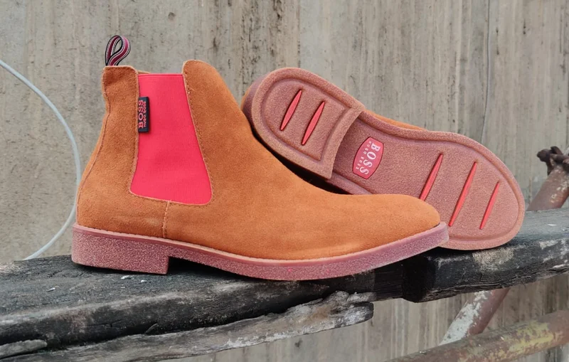 hugo_boss_mustard_men’s_chelsea_boots_2.webp