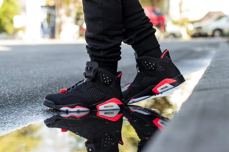 jordan_6_infrared_sneakers_2.webp