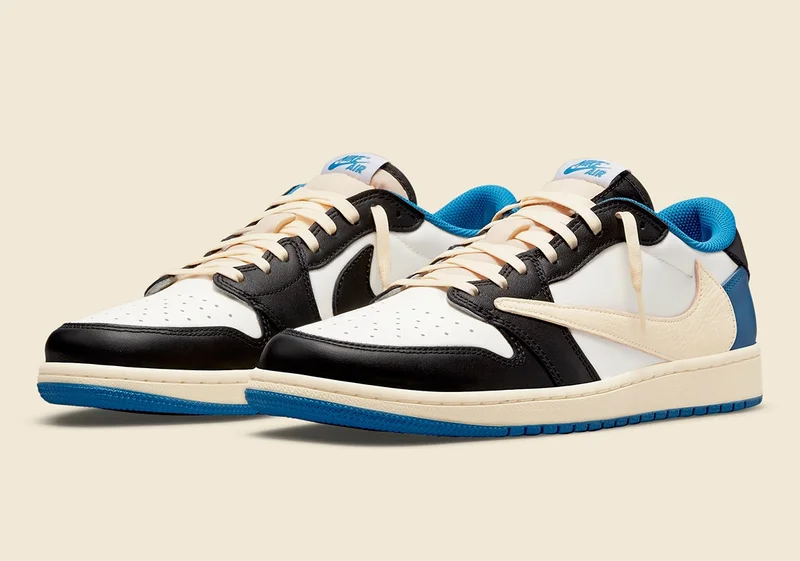 jordan_x_travis_scott_air_jordan_1_low_og_sp_sneakers_2.webp