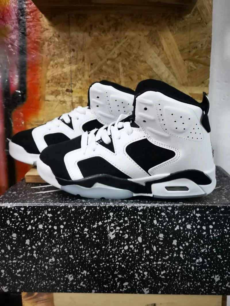kids_air_jordan_6_“white_and_black_”_children_sneakers_2.webp