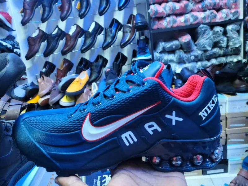 kids_nike_ultra_air_shox_2.webp