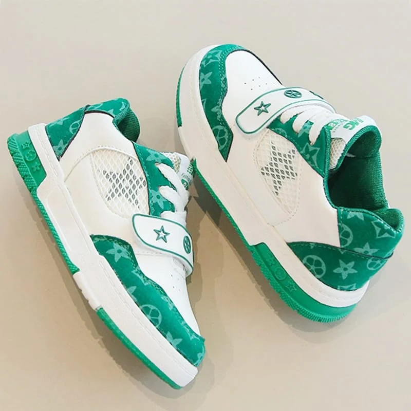 kids_white_&_green_sneakers_-_trendy,_comfortable,_durable_-_little_fashionistas_3.webp