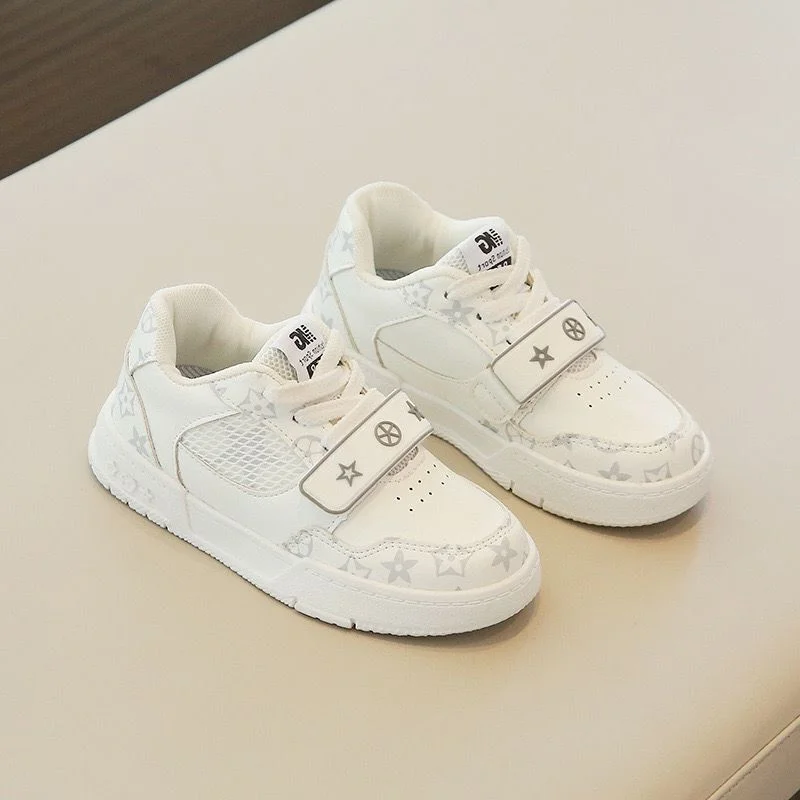 kids'_white_sneakers_-trendy,_comfortable,_durable-perfect_for_littlefashionista_2.webp