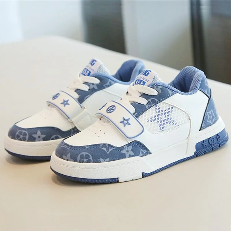 kids'_white-blue_sneakers_-_trendy,_comfortable,_durable_for_little_fashionistas_2.webp