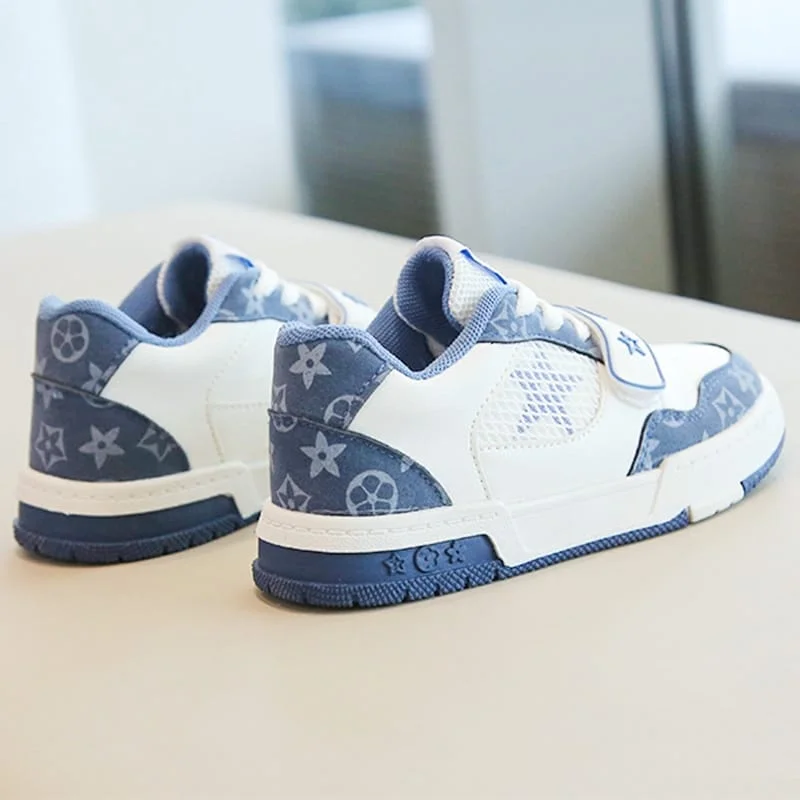 kids'_white-blue_sneakers_-_trendy,_comfortable,_durable_for_little_fashionistas_3.webp
