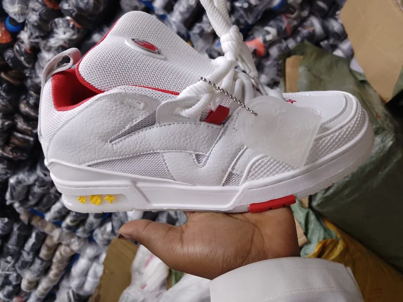louis_vuitton_skate_1854_double_lace_sneakers-white_2.webp