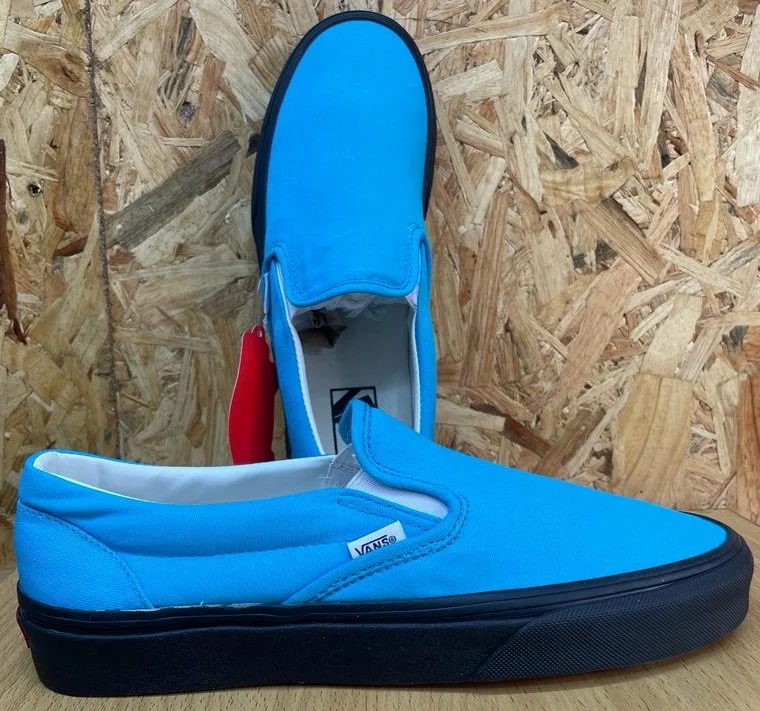 low-top_slip_on_double_sole_authentic_vans_shoes_-_light_blue_black_2.webp