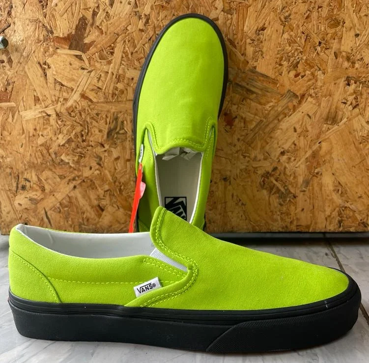 low-top_slip_on_double_sole_authentic_vans_shoes_-_lime_green_black_2.webp