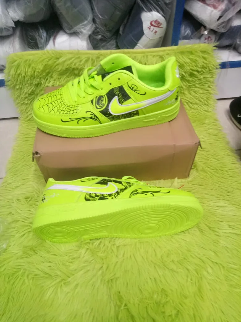 luminos_green_graffiti_nike_air_force_1‘07_low-top_casual_sneakers_2.webp