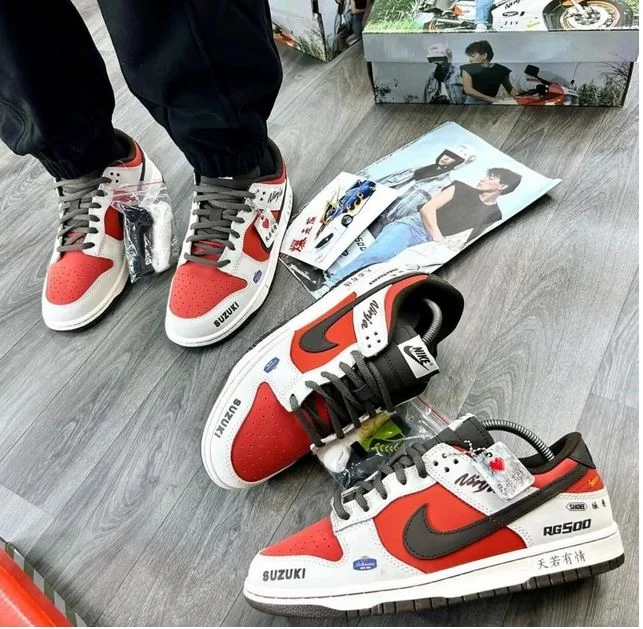 men_nike_sb_dunk_low_x_suzuki_sneakers_2.webp