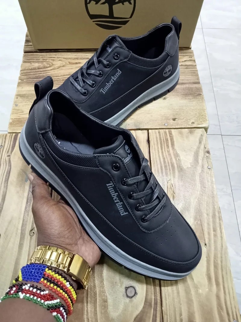 mens_timberland_casual_leather_laced_black_white_sole_shoes_2.webp