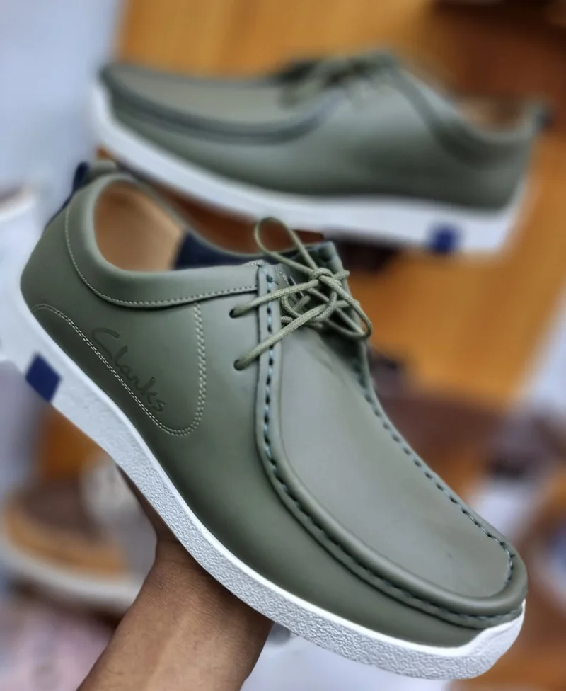 men’s_casual_clarks_loafers_._2.webp