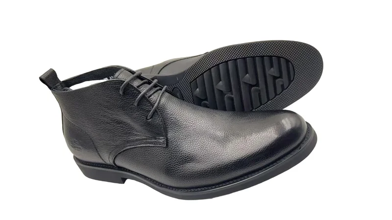 men’s_chukka__leather_boots_2.webp