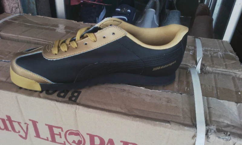 motorsports_puma_roma_men_shoes_2.webp