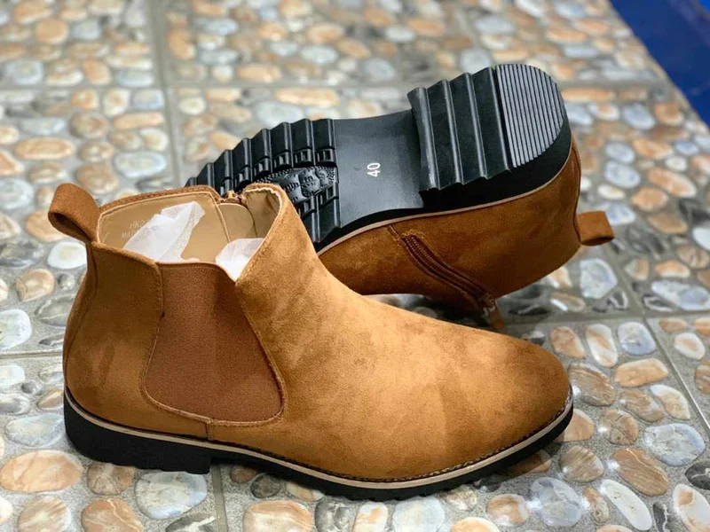 mustard_cacatua_men's_chelsea_boots_suede_leather_2.webp