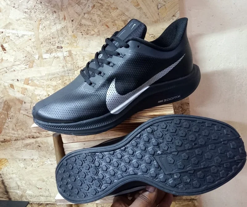 nike__zoomx_running_shoes_black_2.webp