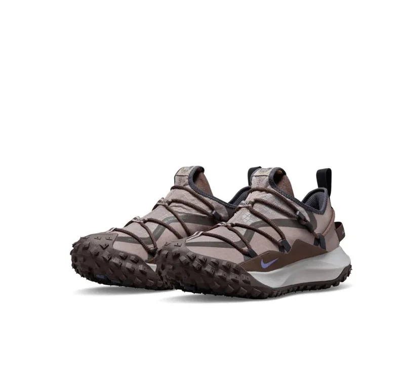 nike_acg_mountain_fly_low_se_ironstone_malt-lt_iron_ore_2.webp