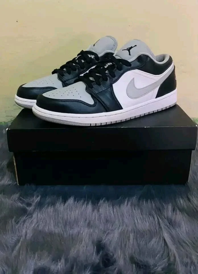 nike_air_force_1_low_black-white_2.webp
