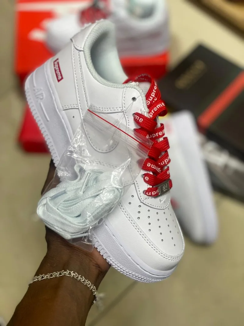 nike_air_force_1_low_supreme_triple_white_2.webp