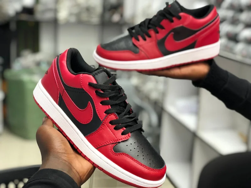 nike_air_jordan_1_gs_low_reverse_bred_2.webp
