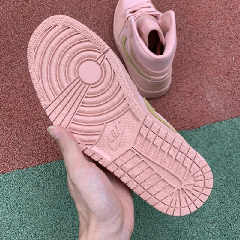 nike_air_jordan_1_retro_mid_se_coral_gold_3.webp