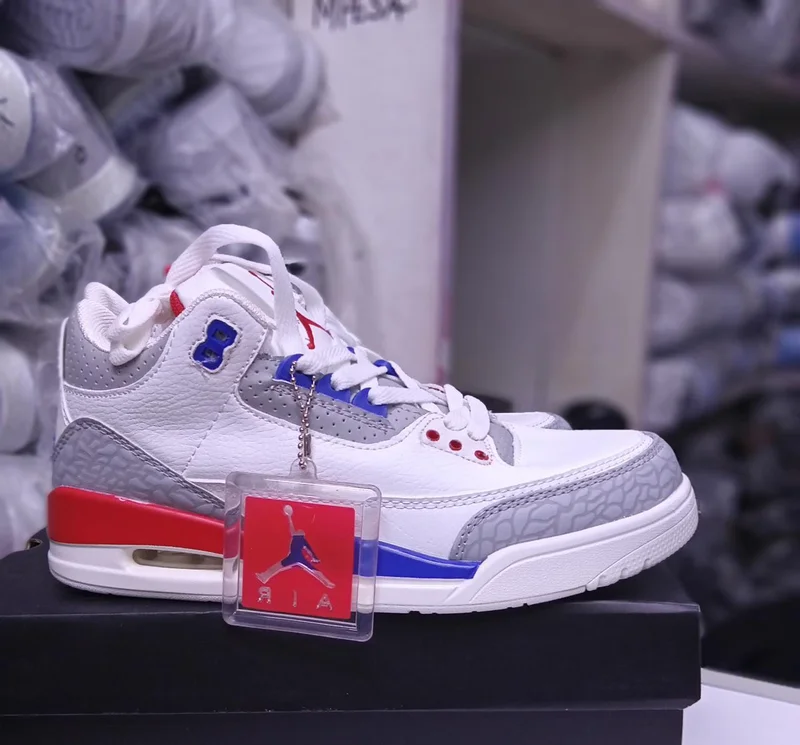nike_air_jordan_3_race_blue_red_2.webp