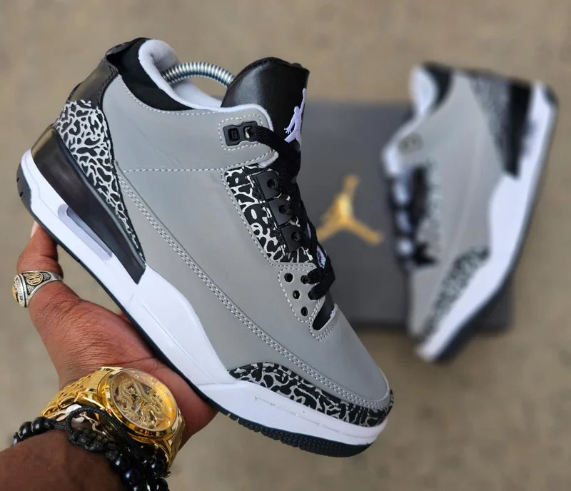 nike_air_jordan_3_retro_sneakers-wolf_grey_metallic_2.webp