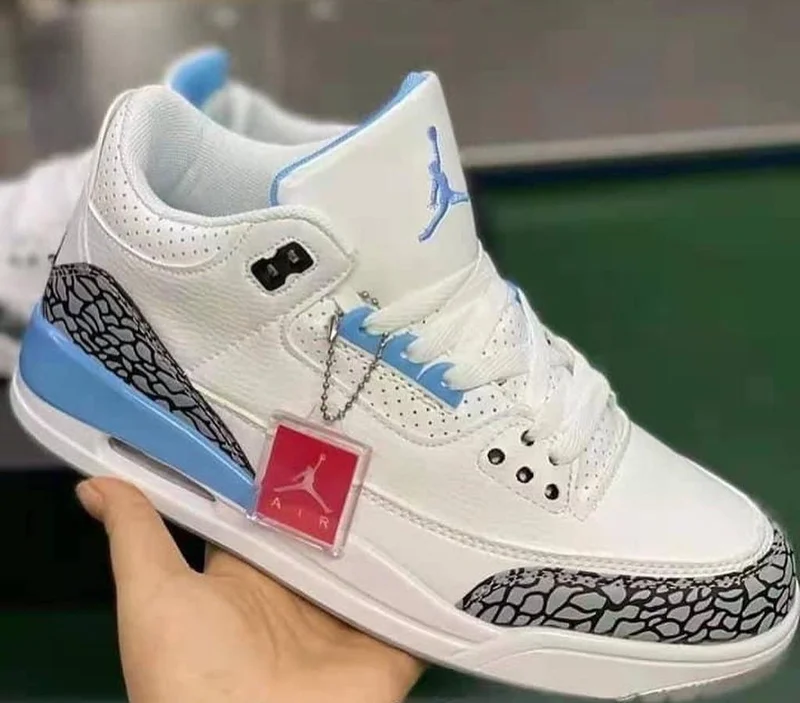nike_air_jordan_cream_white_university_blue_2.webp
