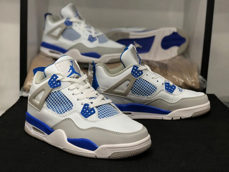 nike_air_jordan_retro_4_iv_white_military_blue_basketball_shoes_2.webp