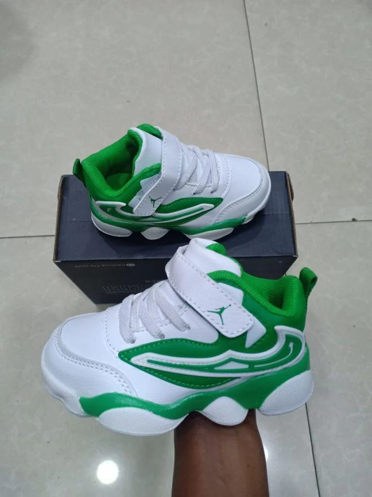 nike_air_jordan_sneakers_white-green_2.webp