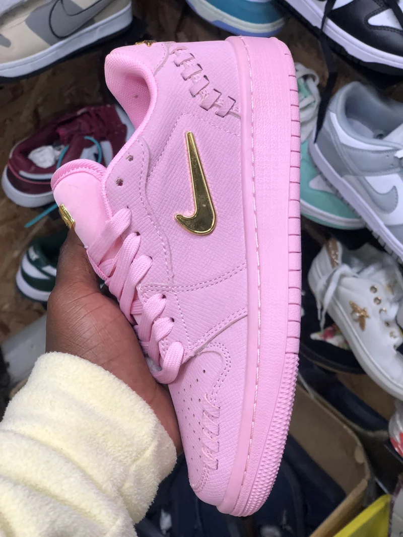 nike_air_jordan1_low_method_pink_barbie_retro_2.webp
