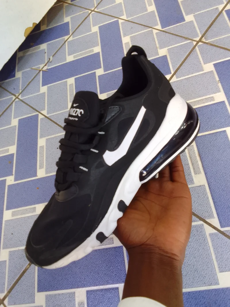 nike_air_max_270_react_optical_black_sneakers_3.webp