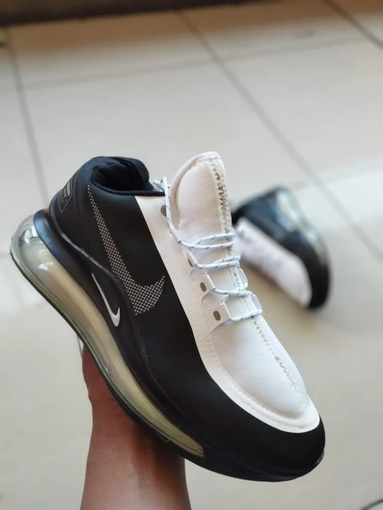 nike_air_max_720_run_utility_-_black_white_sports_shoes_2.webp