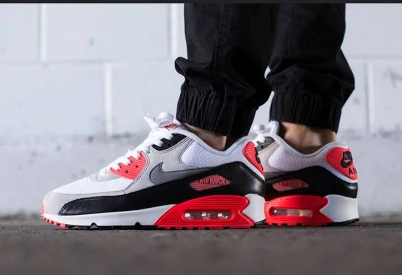nike_air_max_90_2020_infrared_sneakers_skateboarding_shoes_2.webp