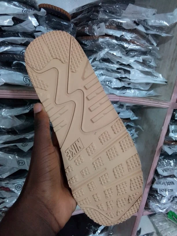 nike_air_max_90_surplus_“desert_camo”_sneakers_5.webp