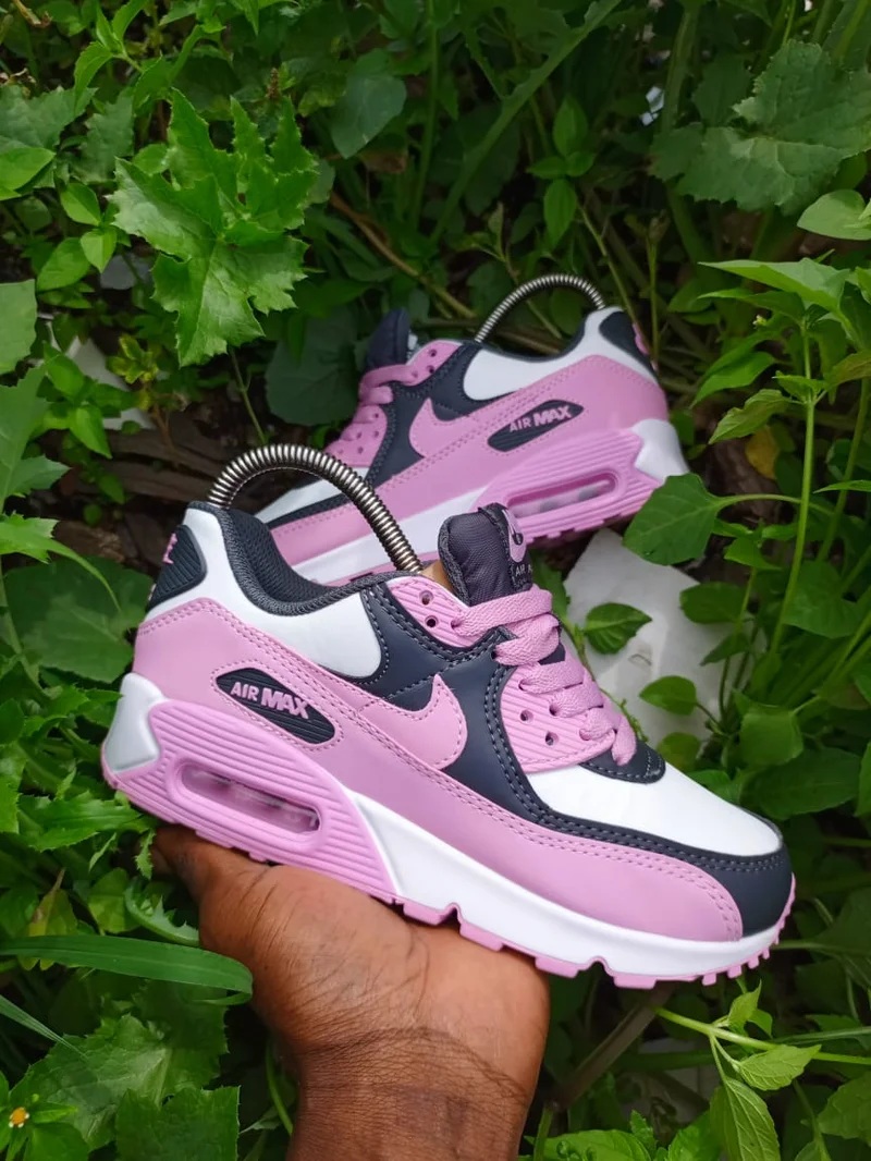 nike_air_max_90_“pink»_valentines_sneakers_2.webp