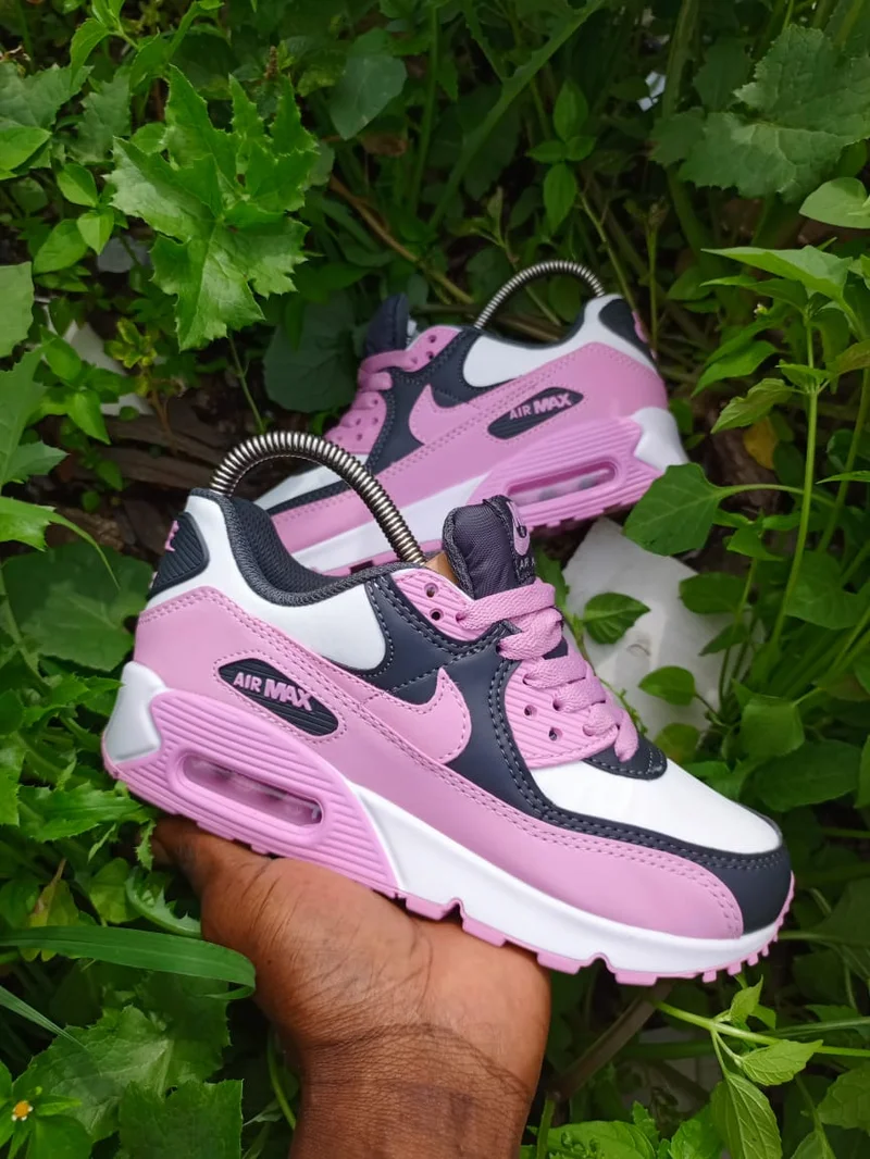 nike_air_max_90_“pink»_valentines_sneakers_5.webp