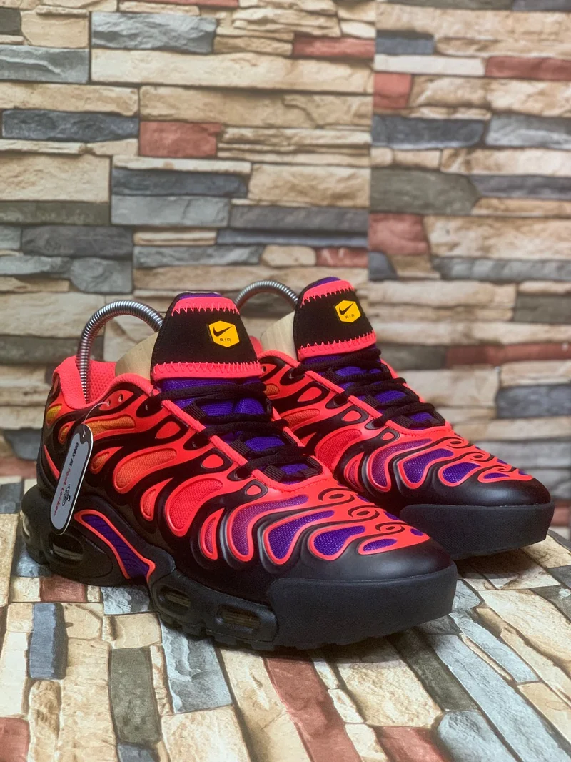 nike_air_max_plus_drift_men's_sneakers_2.webp