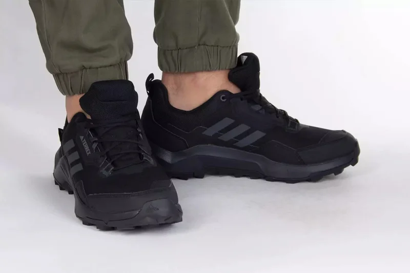 adidas_terrex_ax4_gore-tex_black_carbon_4.webp