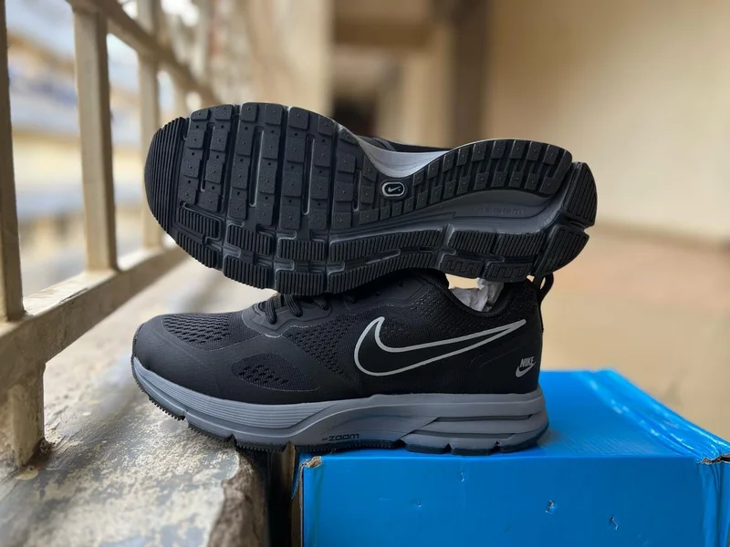nike_air_running_shoes_2.webp