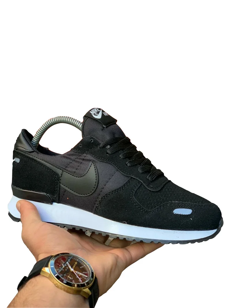 nike_air_vortex_black_white_2.webp