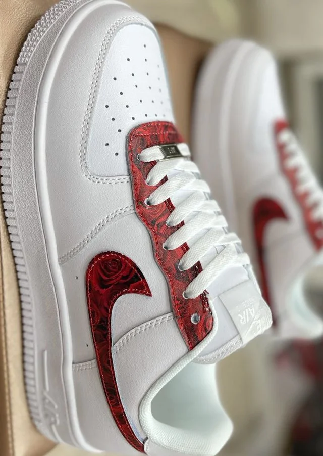nike_custom_air_force_1_low_burgundy_2.webp