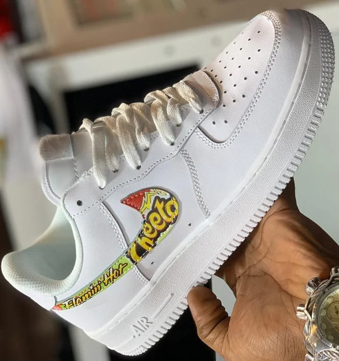 nike_custom_air_force_low_white_gold_2.webp