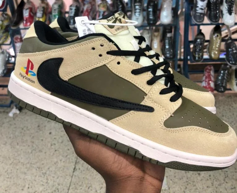 nike_dunk_low_travis_scott_x_playstation_2.webp