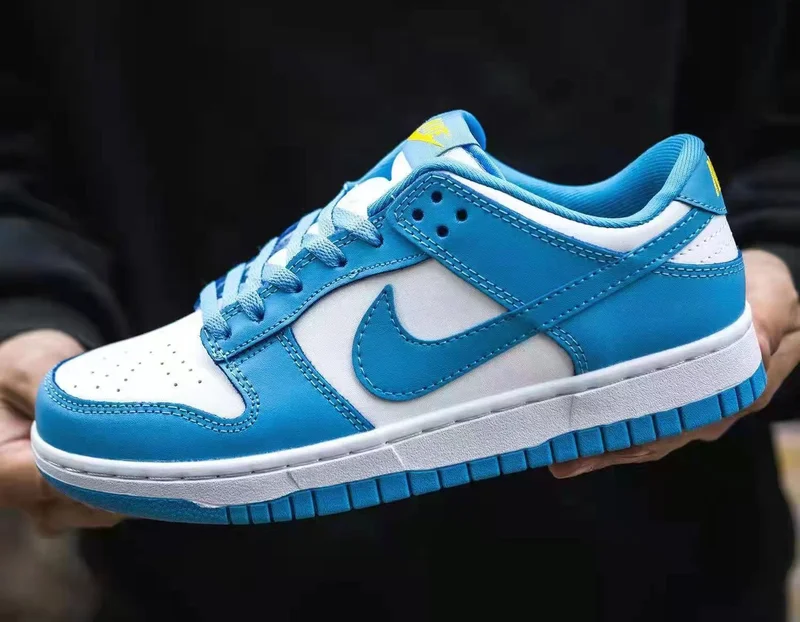 nike_dunk_low_unc_blue_sneakers_2.webp