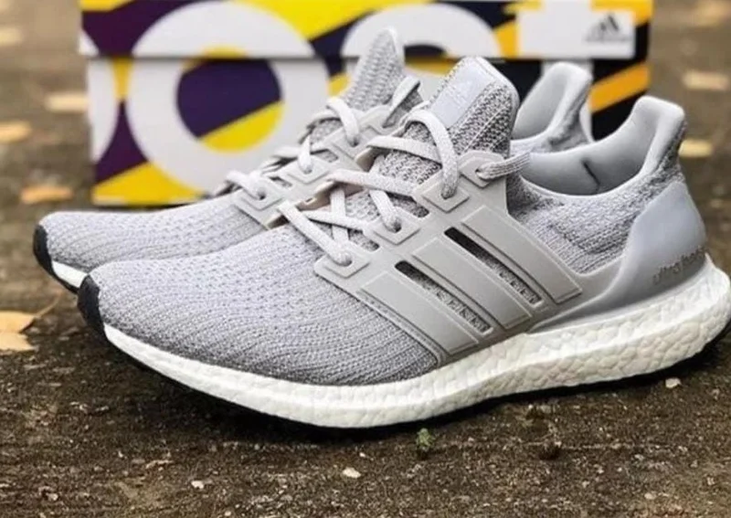 adidas_ultraboost_4.0_show_your_stripes_2.webp