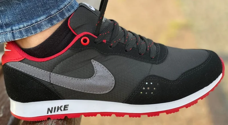 nike_md_valiant_junior_trainer_2.webp