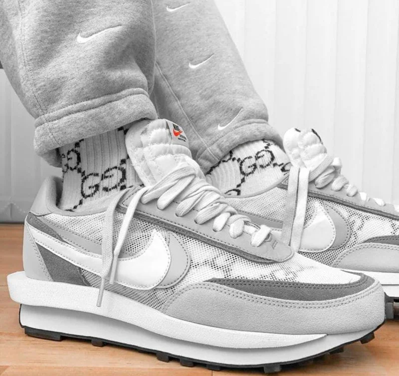 nike_sacai_ld_waffle_summit_white_wolf_grey_sneakers_2.webp