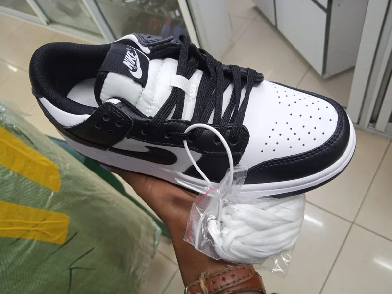 nike_sb_dunk_low_retro_white_black_2021_2.webp