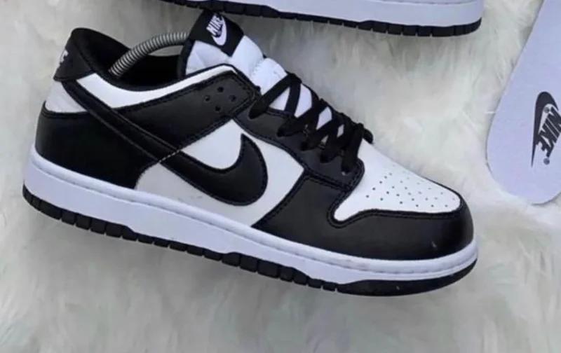 nike_sb_dunk_rose_whispers_sneakers-black&white_2.webp
